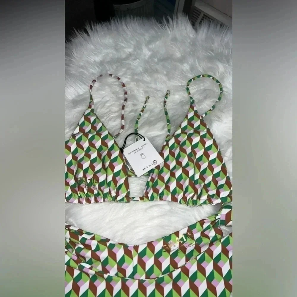 Skatie Bikini in Southampton XL Penny Top
Mandi Bottom - Picture 2 of 5